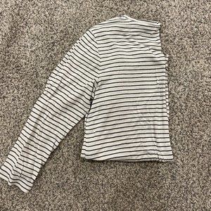 Black and white striped Old Navy Quarter Length tunic Shirt